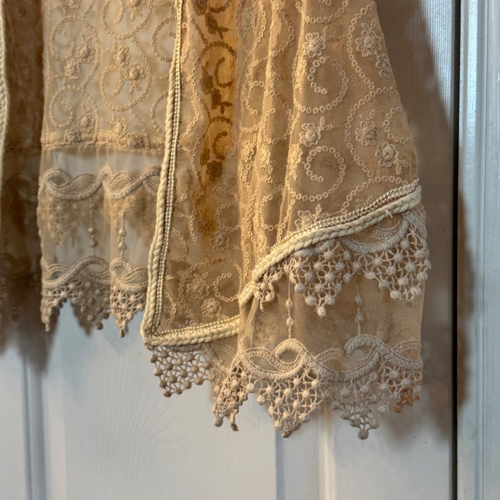 Chico's Women's Sleeveless Beige Open Vest Lace And Embroidered Very Sheer L/ XL - Picture 2 of 4